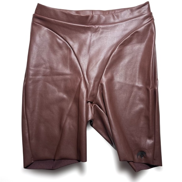 SKIMS Faux Leather Biker Short in Cocoa - Picture 2 of 6